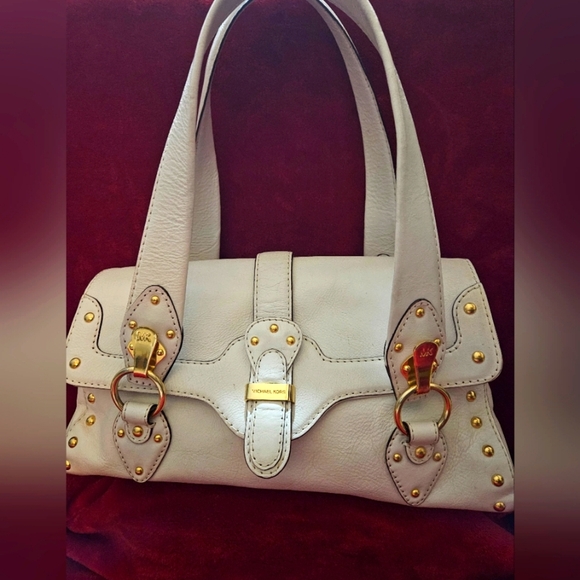 Michael Kors White Berkley Shoulder Bag - Picture 14 of 16